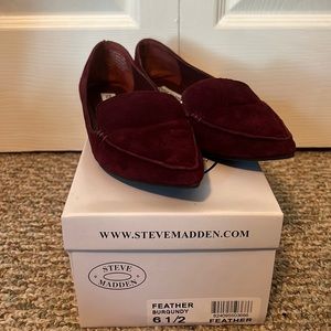 Used Steve Madden Feather Flat Burgandy SZ 6.5